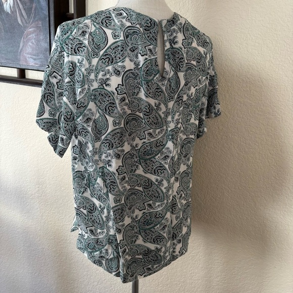 H&M Women's Green Paisley Keyhole Blouse Top - Size 6 - Picture 2 of 6